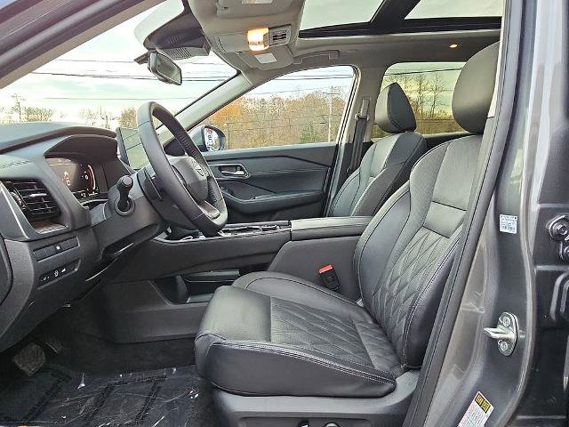 Certified 2025 Nissan Rogue Platinum image 15