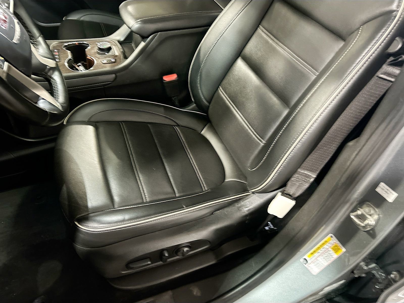 Used 2023 GMC Acadia Denali w/ Denali Technology Package AWD/4WD image 20