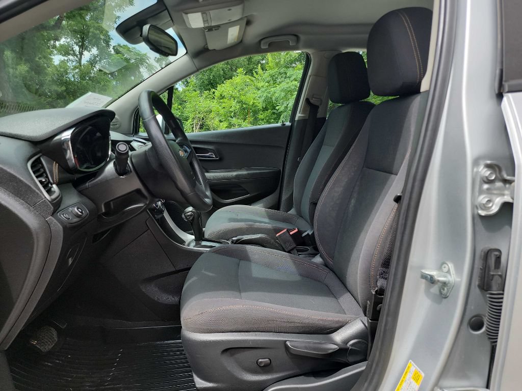 Used 2017 Chevrolet Trax LS FWD image 13