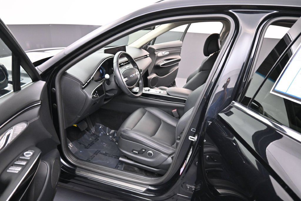 Used 2025 Genesis GV70 2.5T AWD/4WD image 11