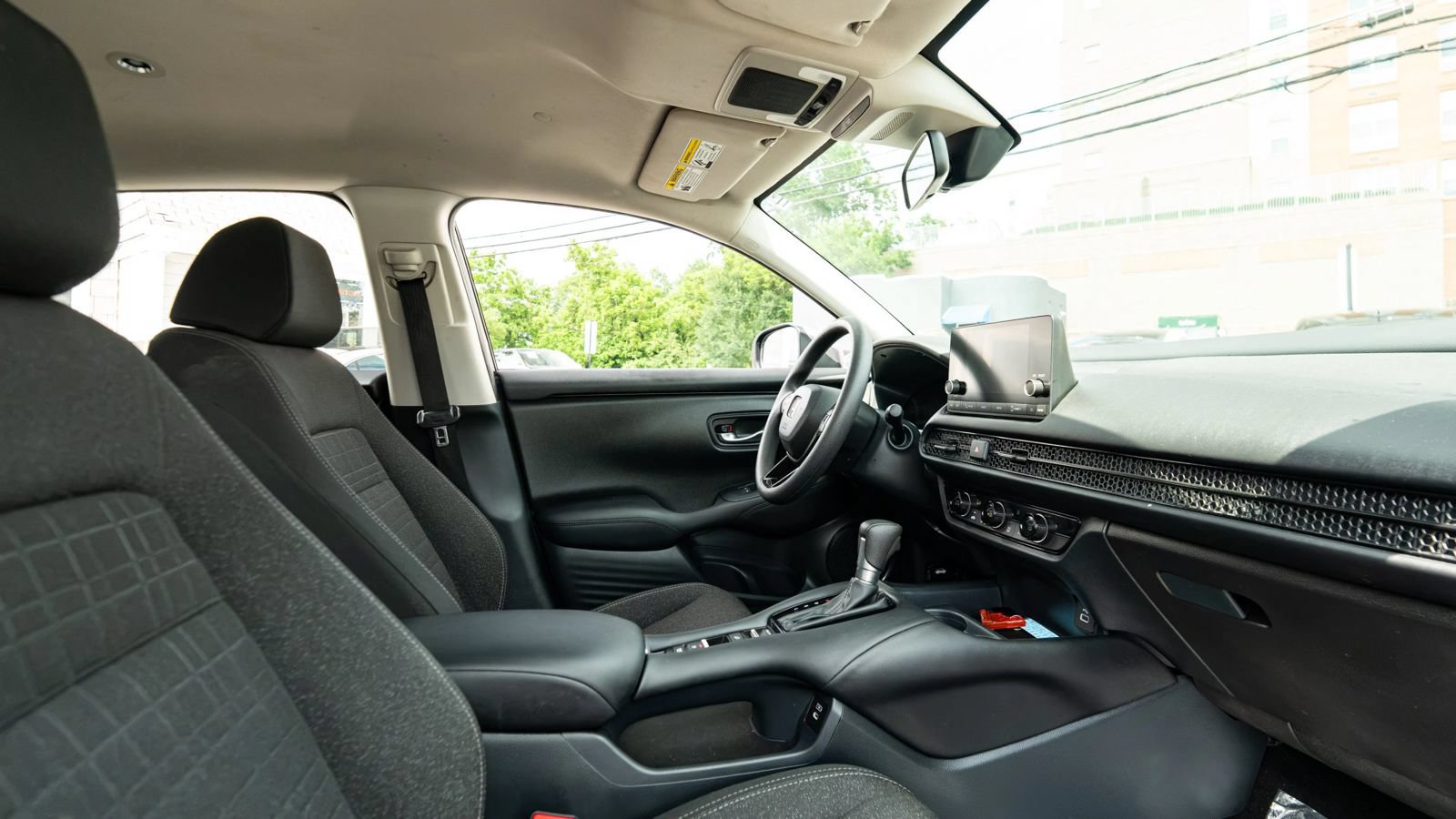 Used 2025 Honda HR-V LX image 11