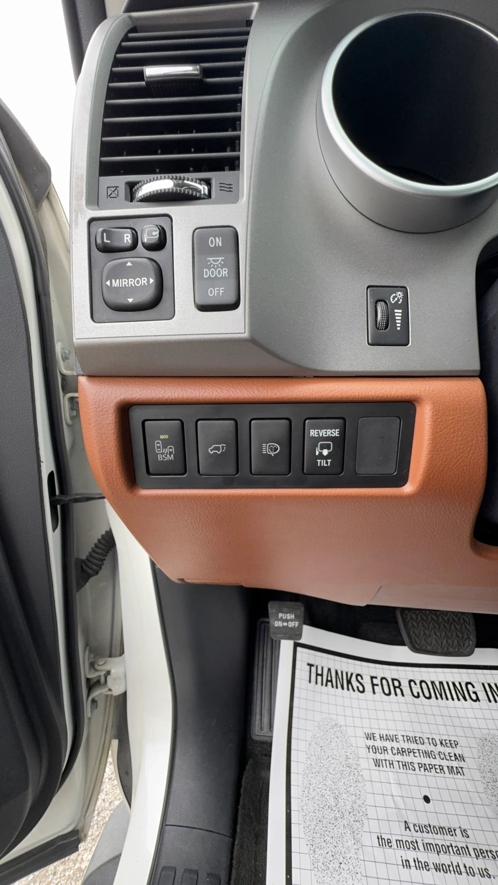 Used 2014 Toyota Sequoia Platinum RWD image 18