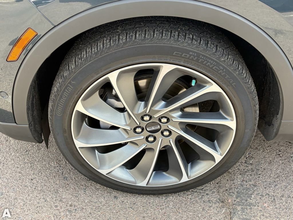 Used 2023 Lincoln Nautilus Reserve w/ Equipment Group 202A AWD/4WD image 8