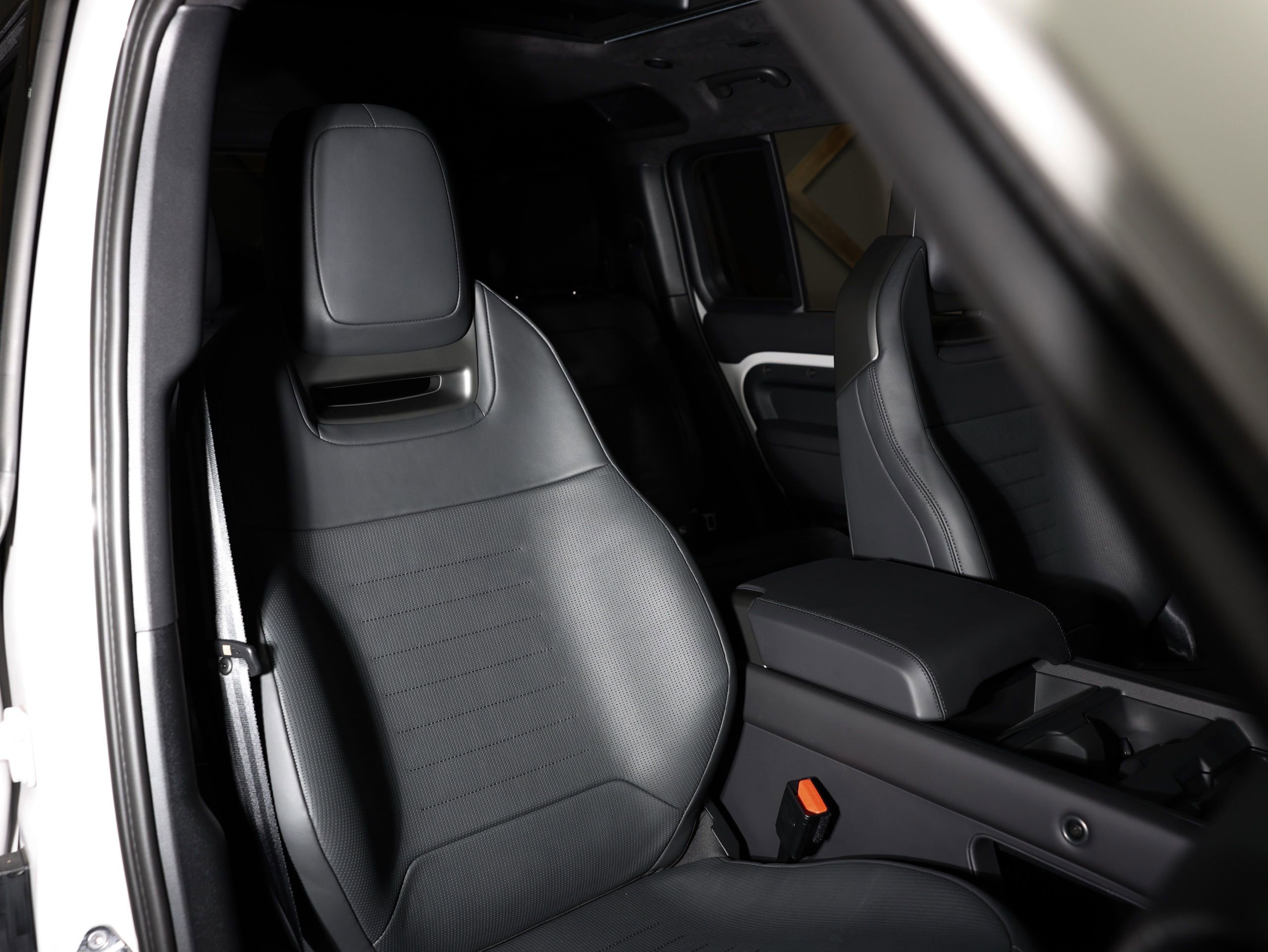 Used 2026 Land Rover Defender 110 image 53