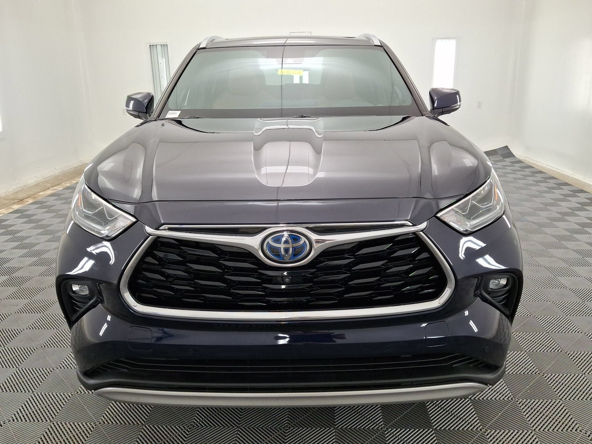 Certified 2020 Toyota Highlander Platinum AWD/4WD image 29