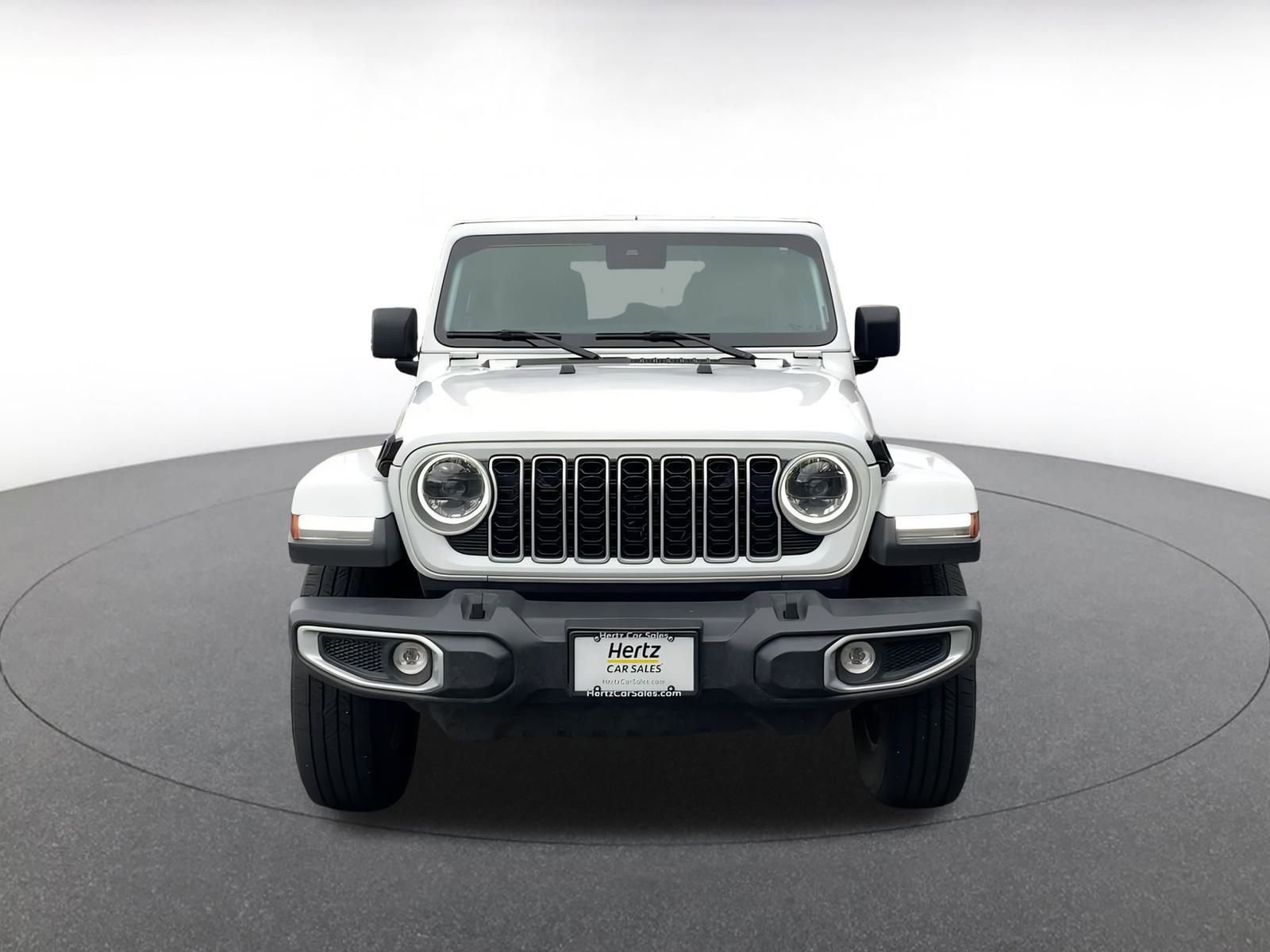 Used 2025 Jeep Wrangler Sahara image 4