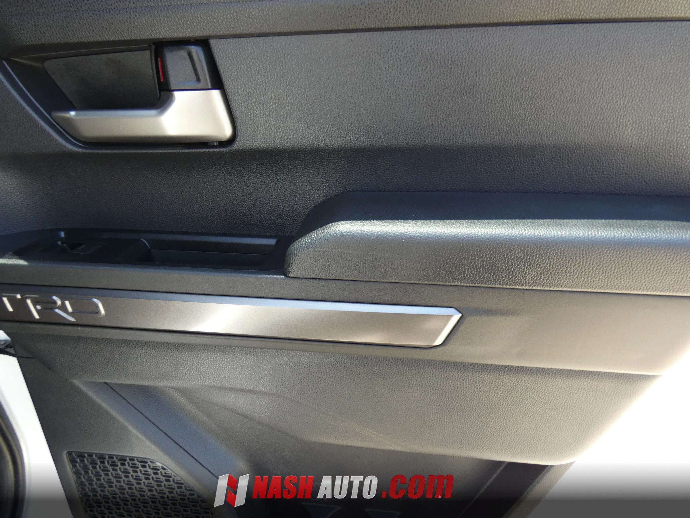 Used 2025 Toyota Tacoma TRD Sport AWD/4WD image 43
