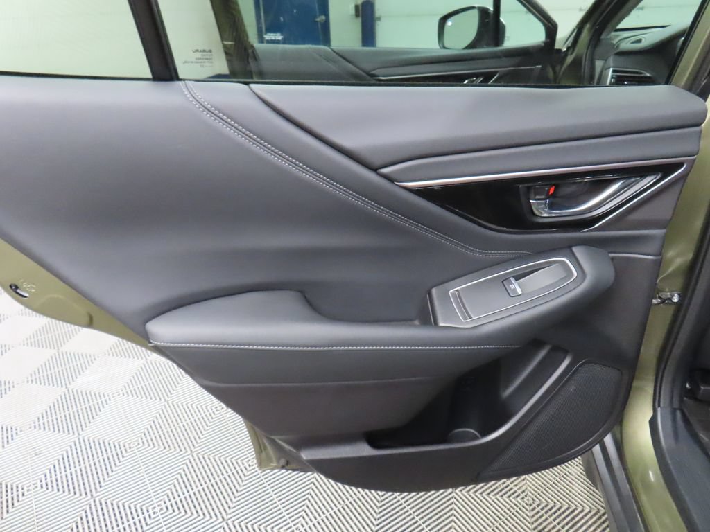 Used 2023 Subaru Outback Touring AWD/4WD image 57