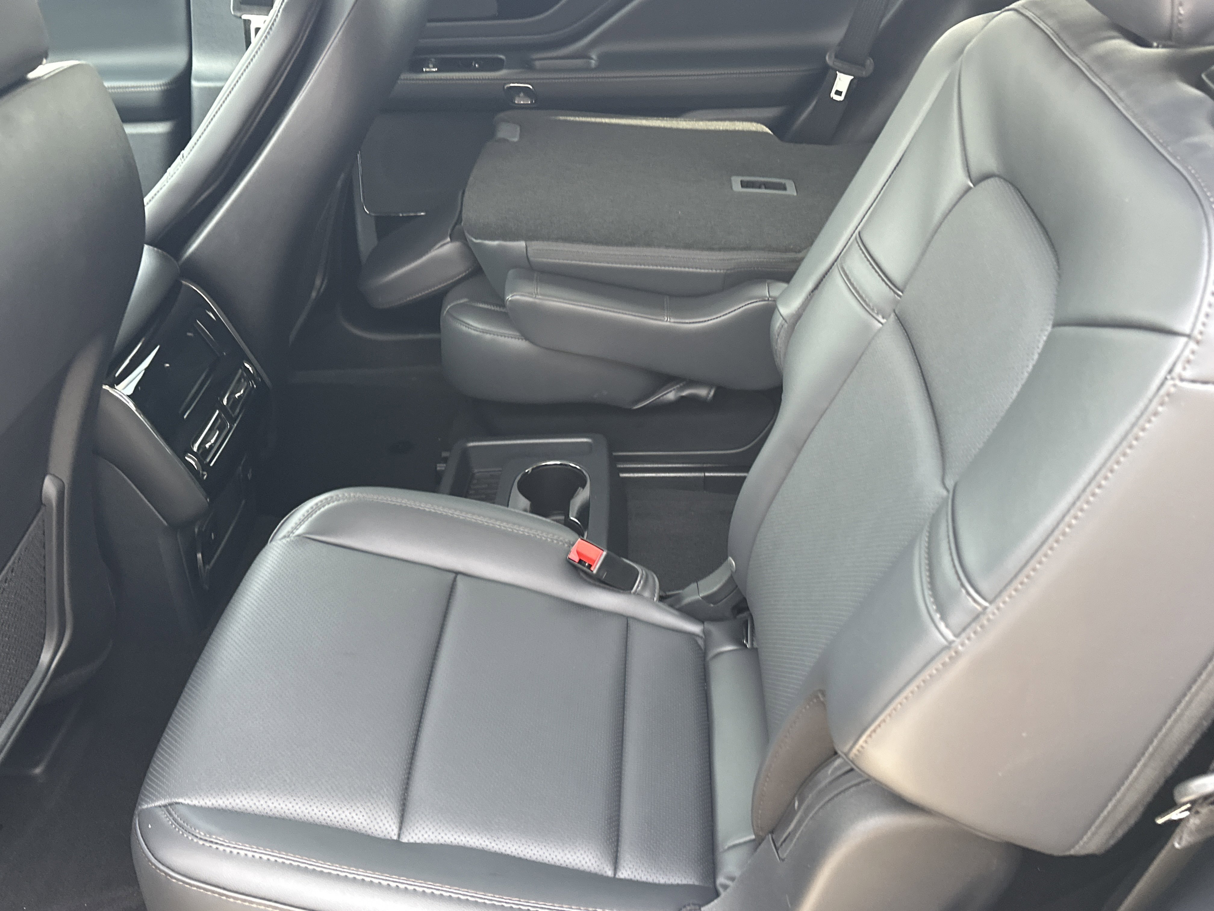 New 2026 Lincoln Aviator 2WD w/ Jet Appearance Package image 13