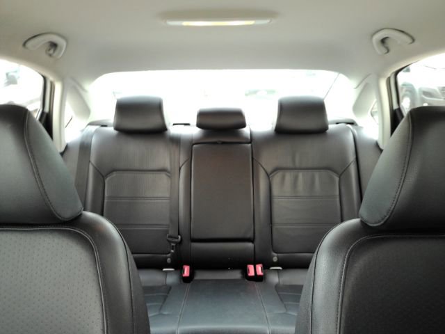 Used 2014 Volkswagen Passat 1.8T Wolfsburg Edition image 30