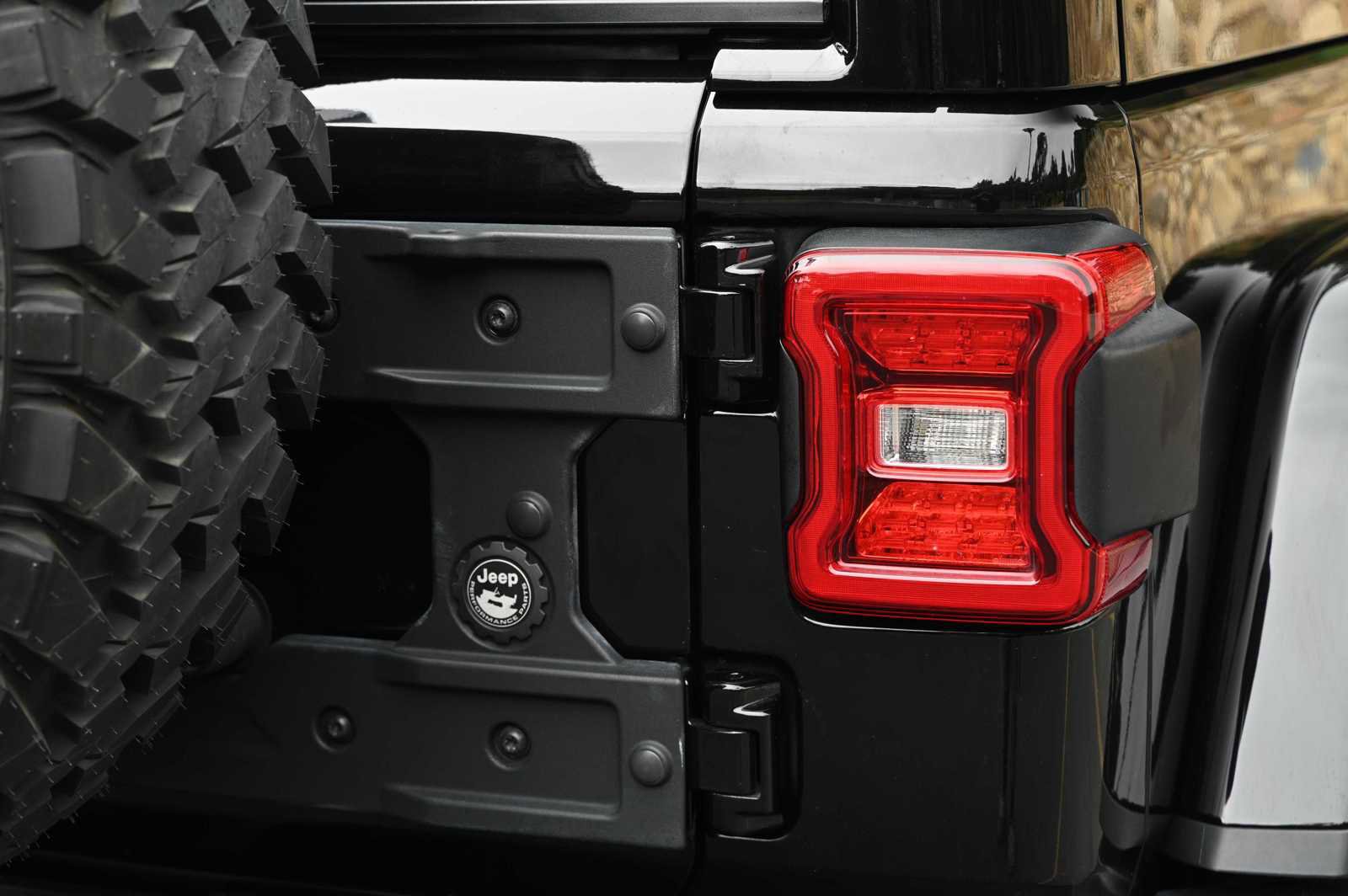 Used 2020 Jeep Wrangler Unlimited Rubicon w/ Dual Top Group AWD/4WD image 7