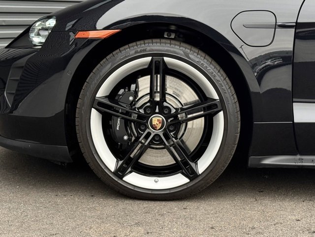 Used 2024 Porsche Taycan GTS image 11