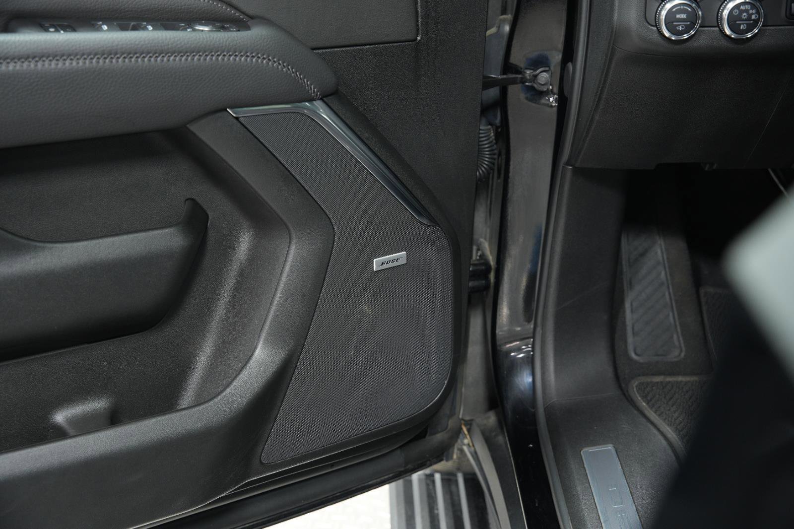 Used 2024 GMC Yukon Denali w/ Advanced Technology Package image 31