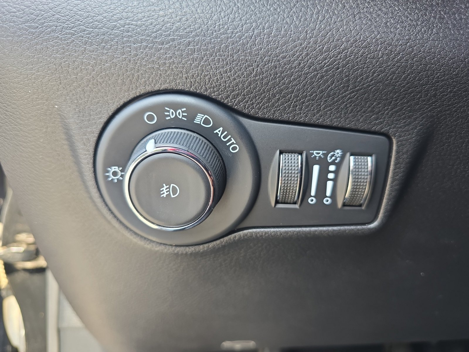 Used 2022 Jeep Compass Altitude w/ Sun and Sound Group image 24