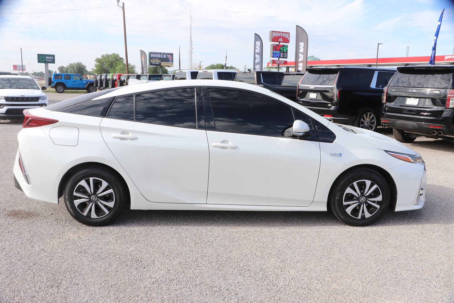 Used 2017 Toyota Prius Prime FWD image 8