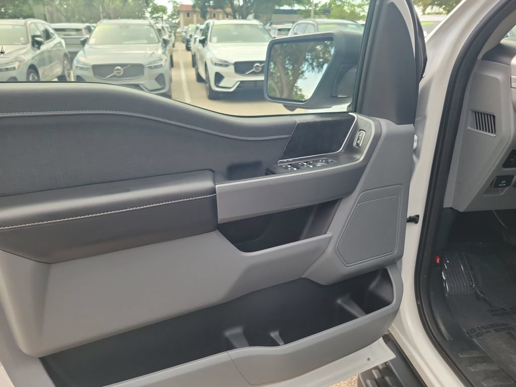 Used 2023 Ford F150 Lightning XLT AWD/4WD image 18