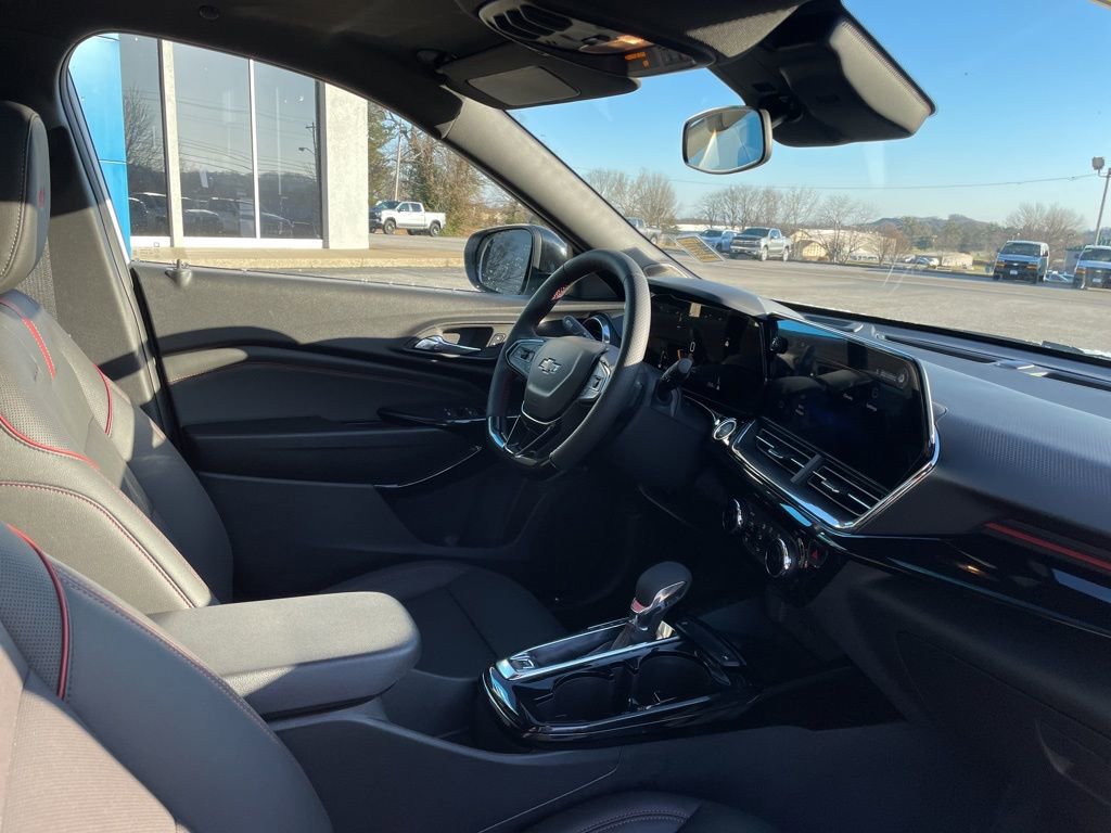 New 2026 Chevrolet Trax RS w/ Sunroof Package image 29
