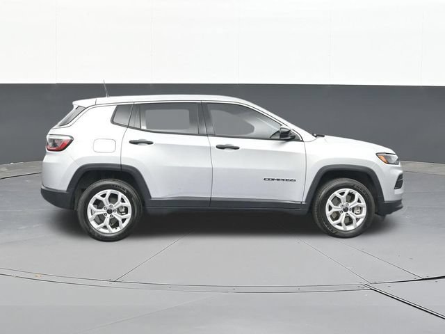 Used 2025 Jeep Compass Sport AWD/4WD image 16
