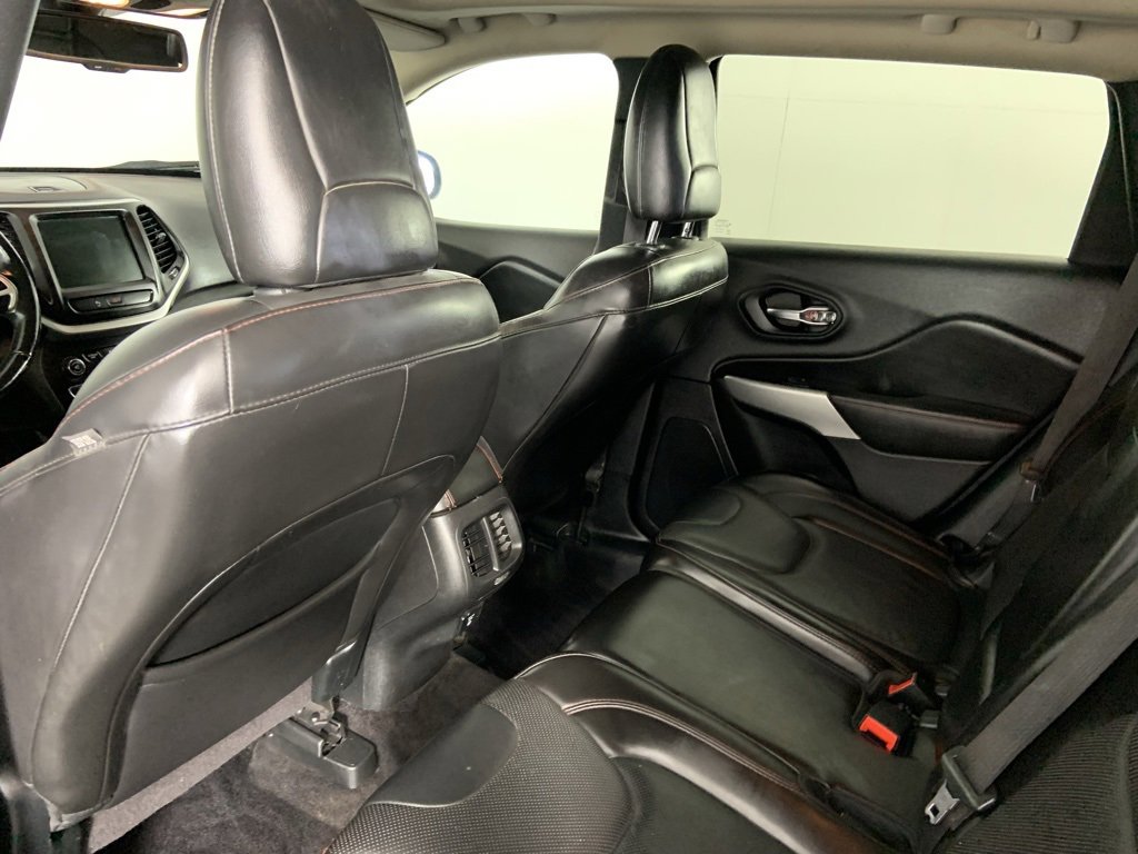 Used 2018 Jeep Cherokee Trailhawk w/ Quick Order Package 27L image 29