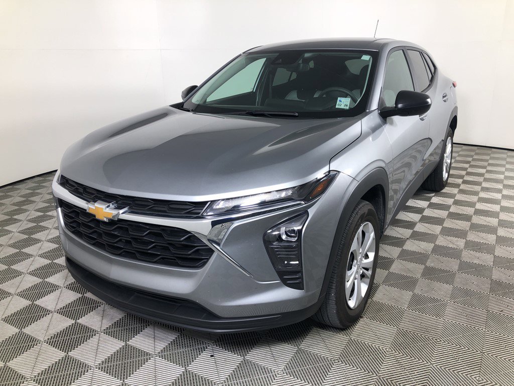 Certified 2024 Chevrolet Trax LS image 1