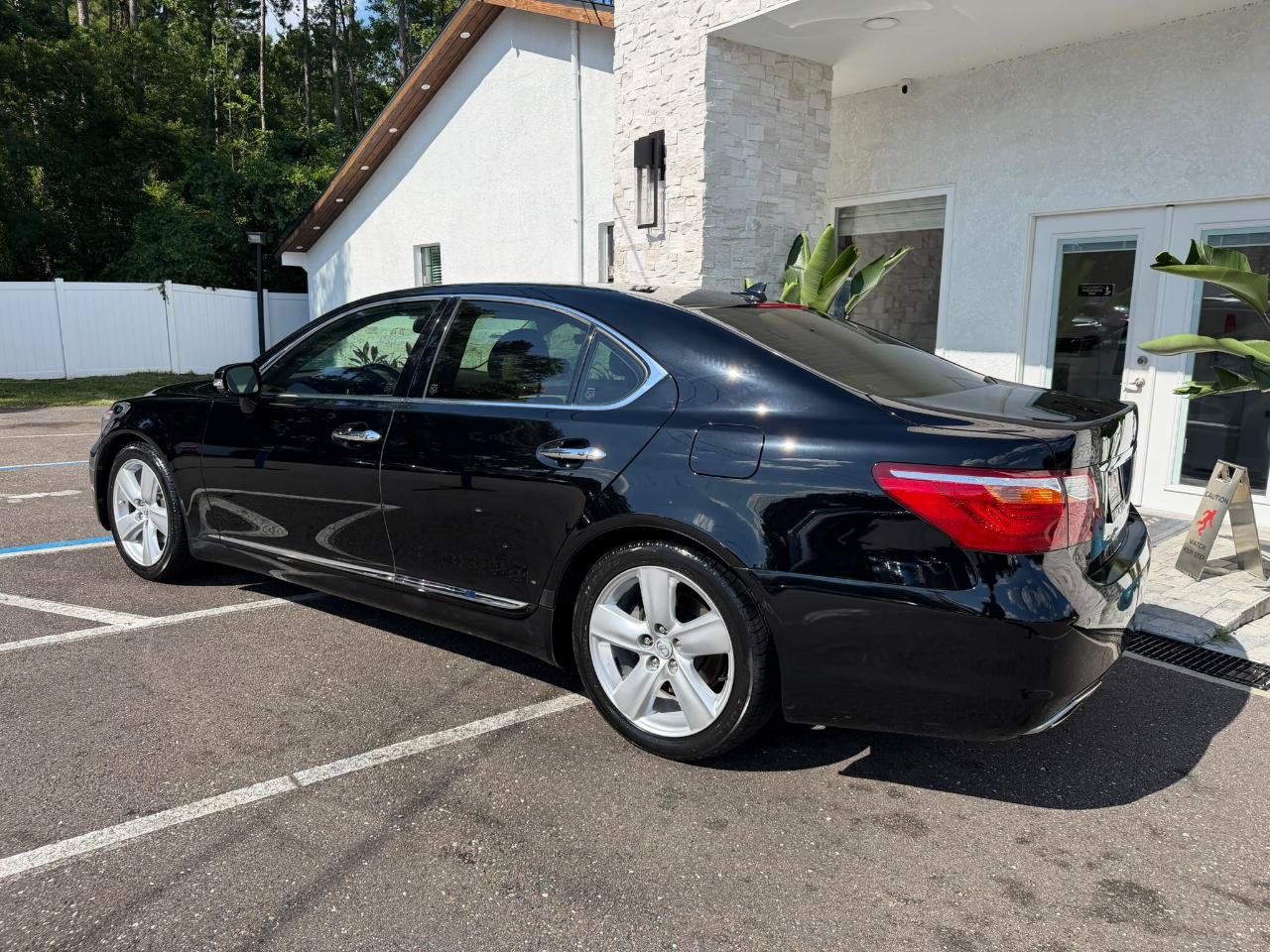 Used 2012 Lexus LS 460 w/ Luxury Value Edition RWD image 10