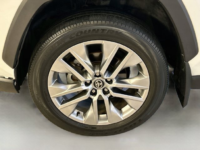 Used 2023 Toyota RAV4 XLE Premium FWD image 33