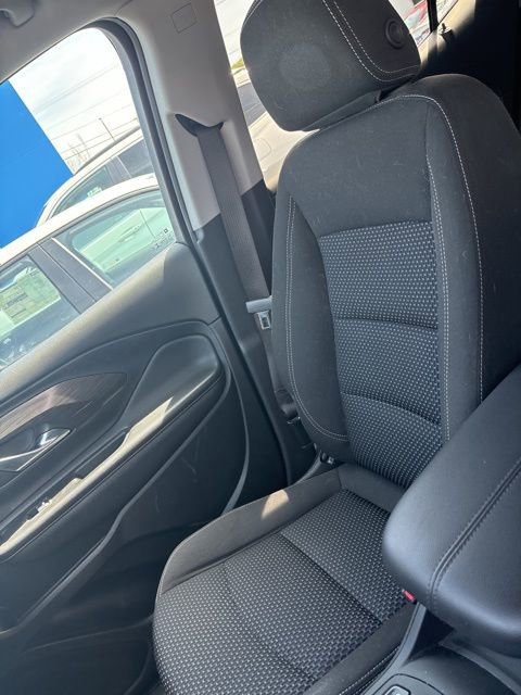 Used 2023 GMC Terrain SLE w/ Driver Convenience Package image 6