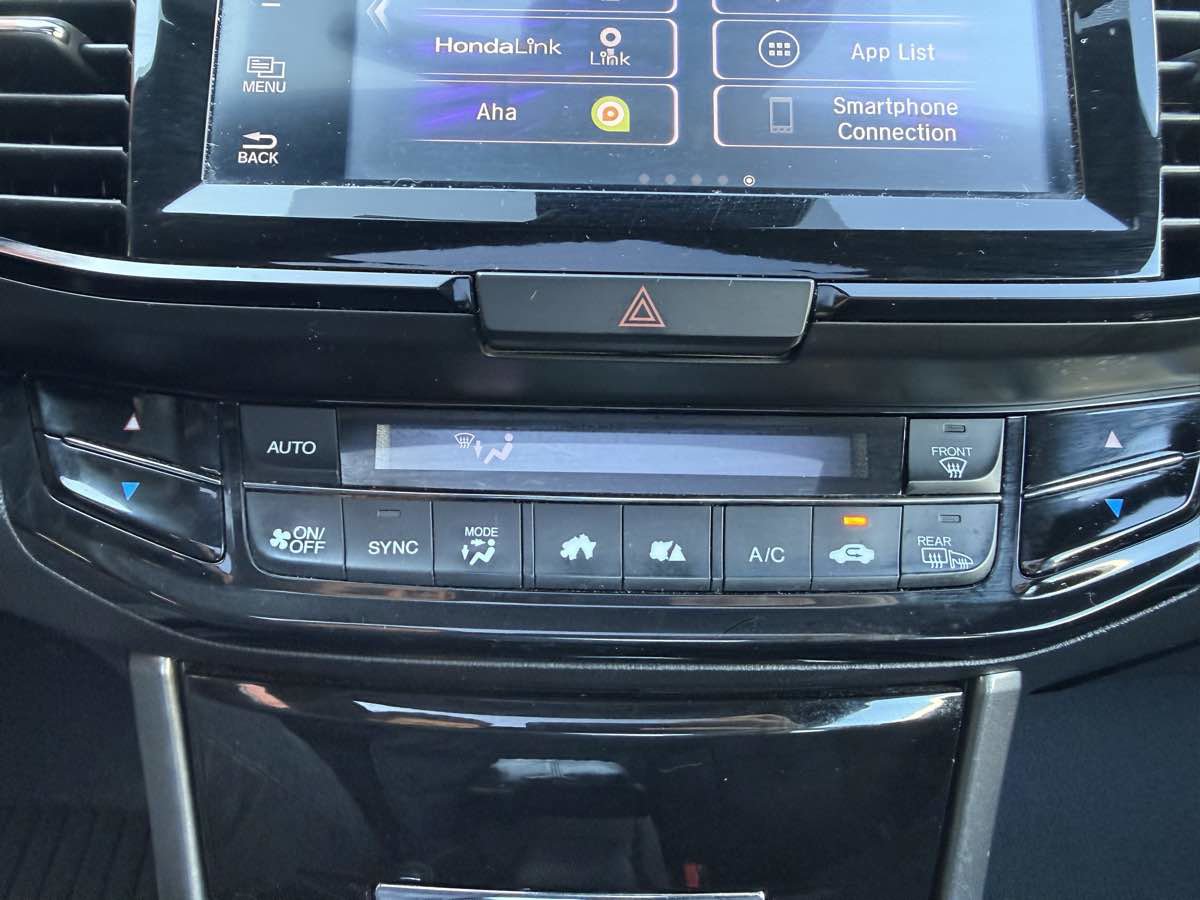 Used 2016 Honda Accord EX image 19