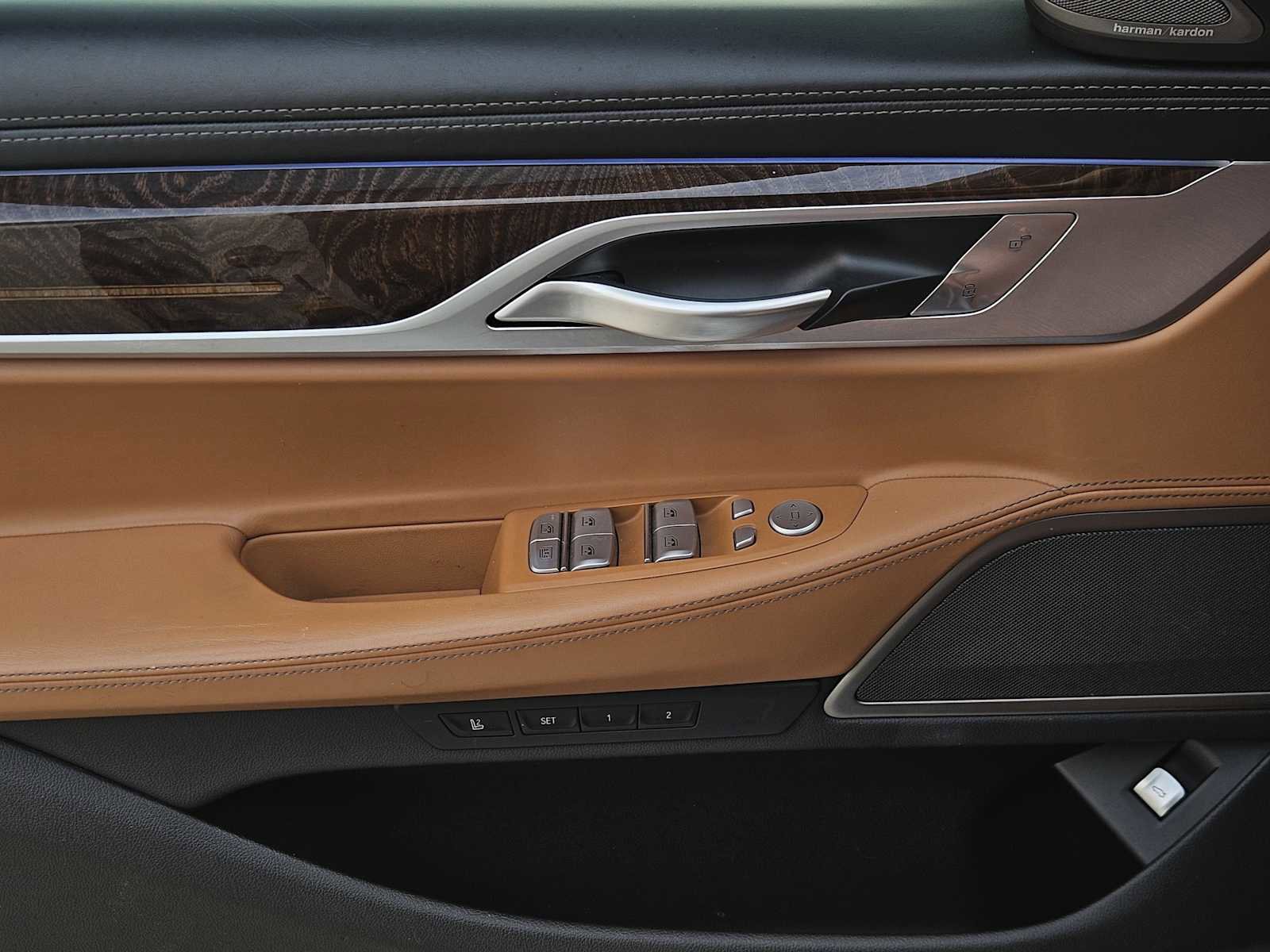 Used 2020 BMW 740i w/ Premium Package image 21