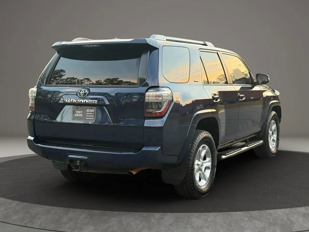 Used 2017 Toyota 4Runner SR5 Premium RWD image 4