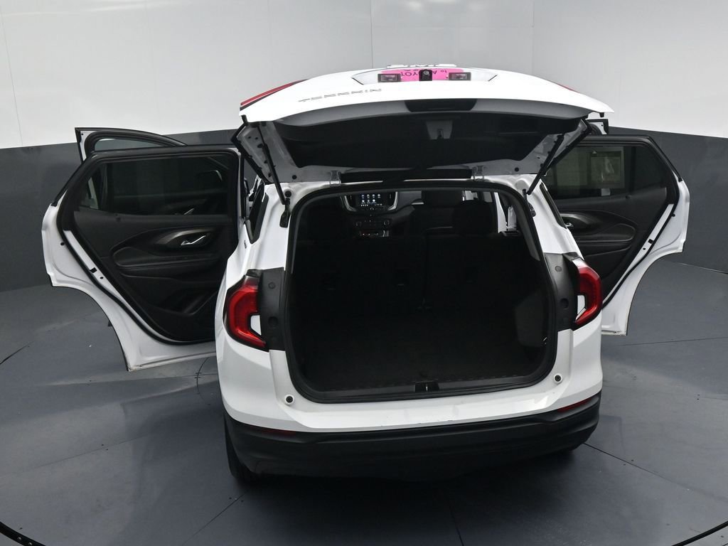 Used 2024 GMC Terrain SLE image 22