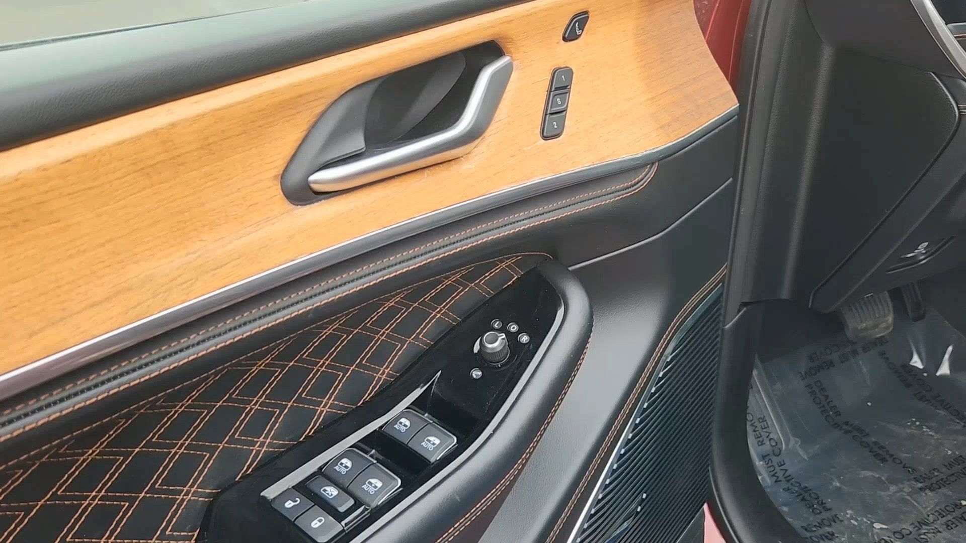 Used 2022 Jeep Grand Cherokee Summit image 7