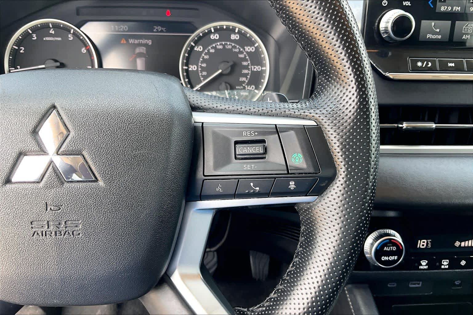 Used 2024 Mitsubishi Outlander SE AWD/4WD image 49