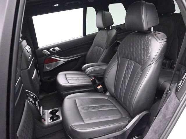 Used 2024 BMW ALPINA XB7 image 17