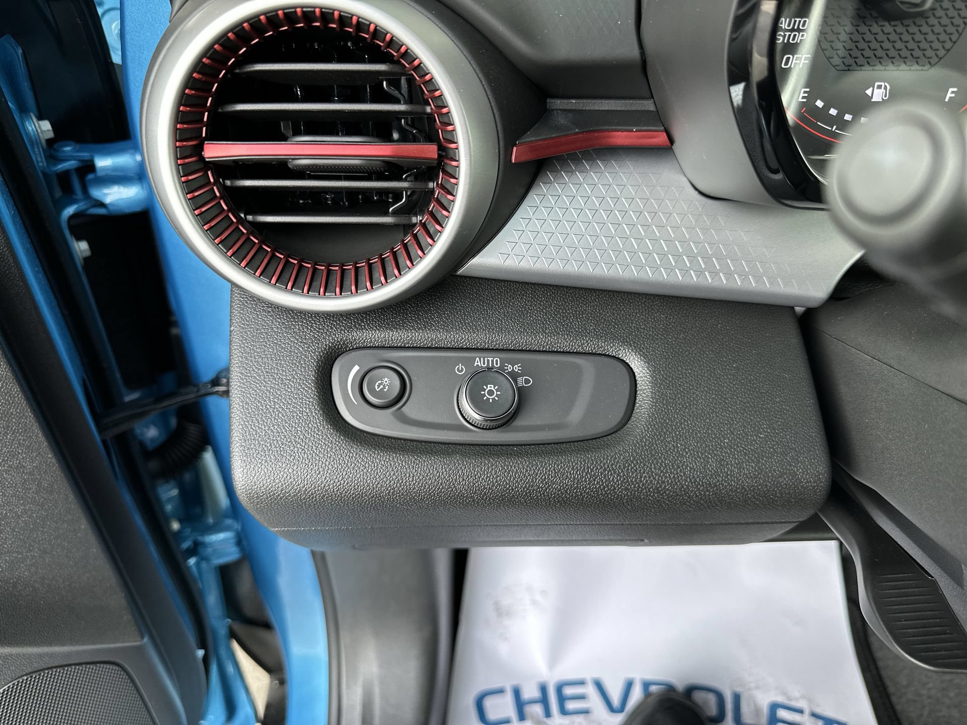 Used 2026 Chevrolet Trax RS w/ Sunroof Package FWD image 16