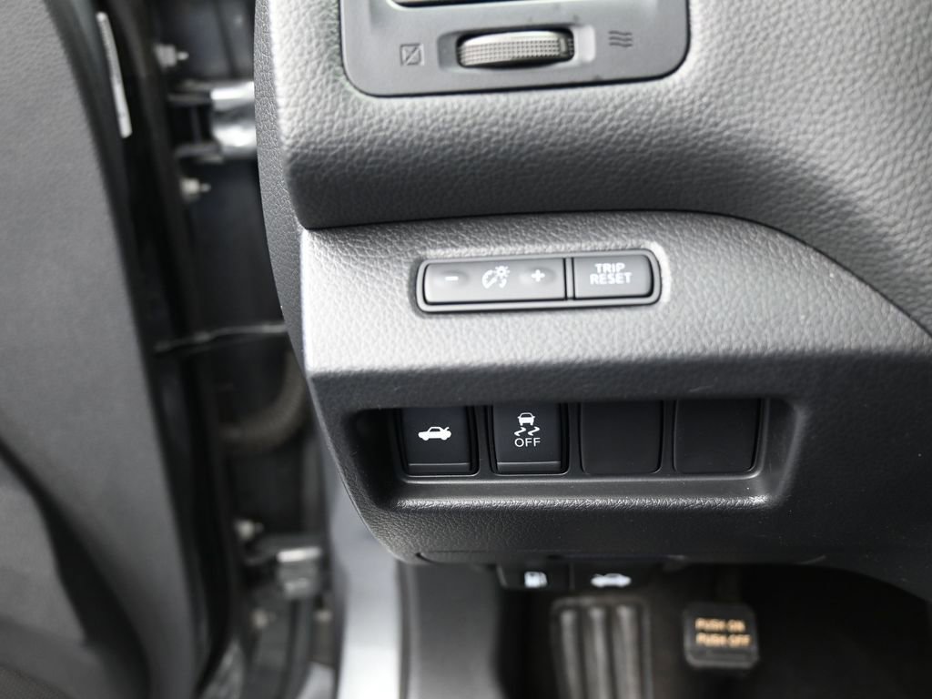 Used 2018 Nissan Altima 2.5 SR w/ SR Midnight Edition image 34