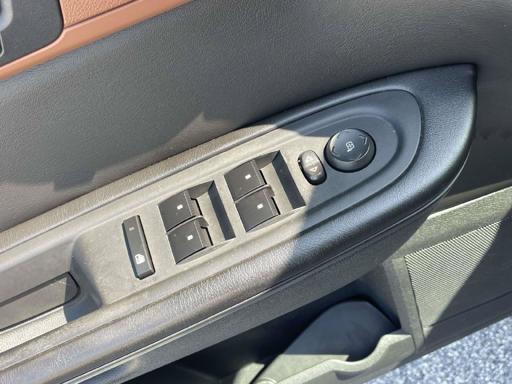 Used 2015 Chevrolet Traverse LT AWD/4WD image 16