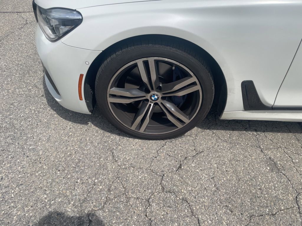 Used 2018 BMW 750i xDrive image 4