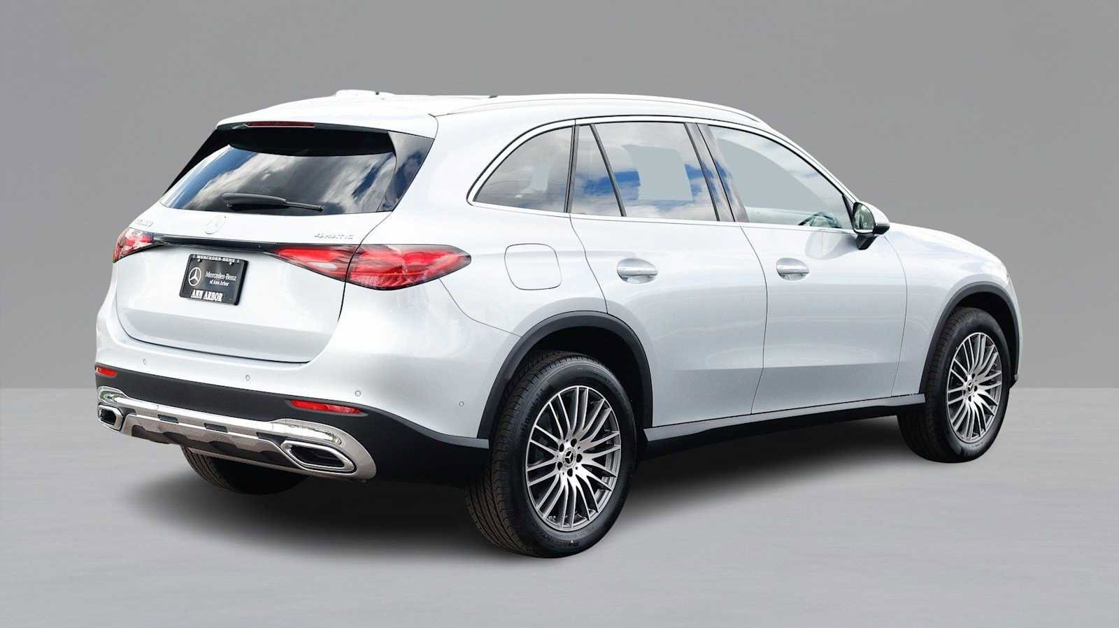 Used 2026 Mercedes-Benz GLC 300 4MATIC image 5