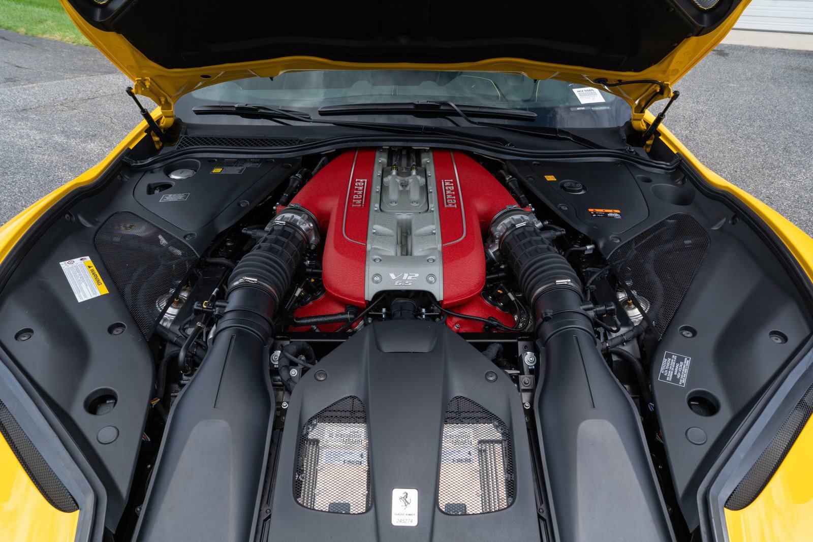 Used 2019 Ferrari 812 Superfast RWD image 22