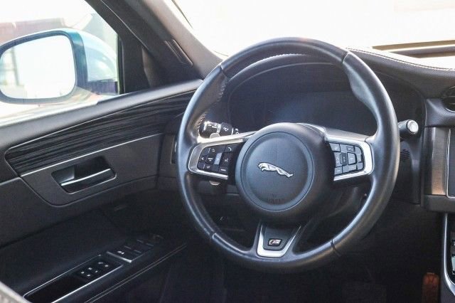 Used 2018 Jaguar XF S image 33