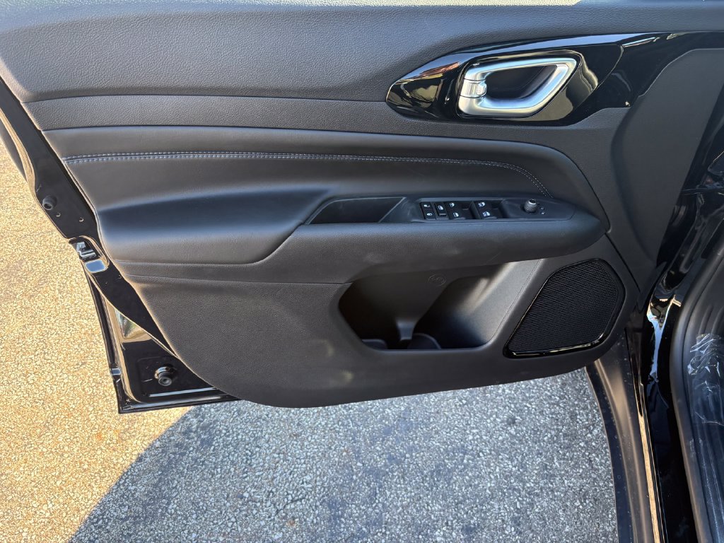 New 2026 Jeep Compass Latitude AWD/4WD image 12