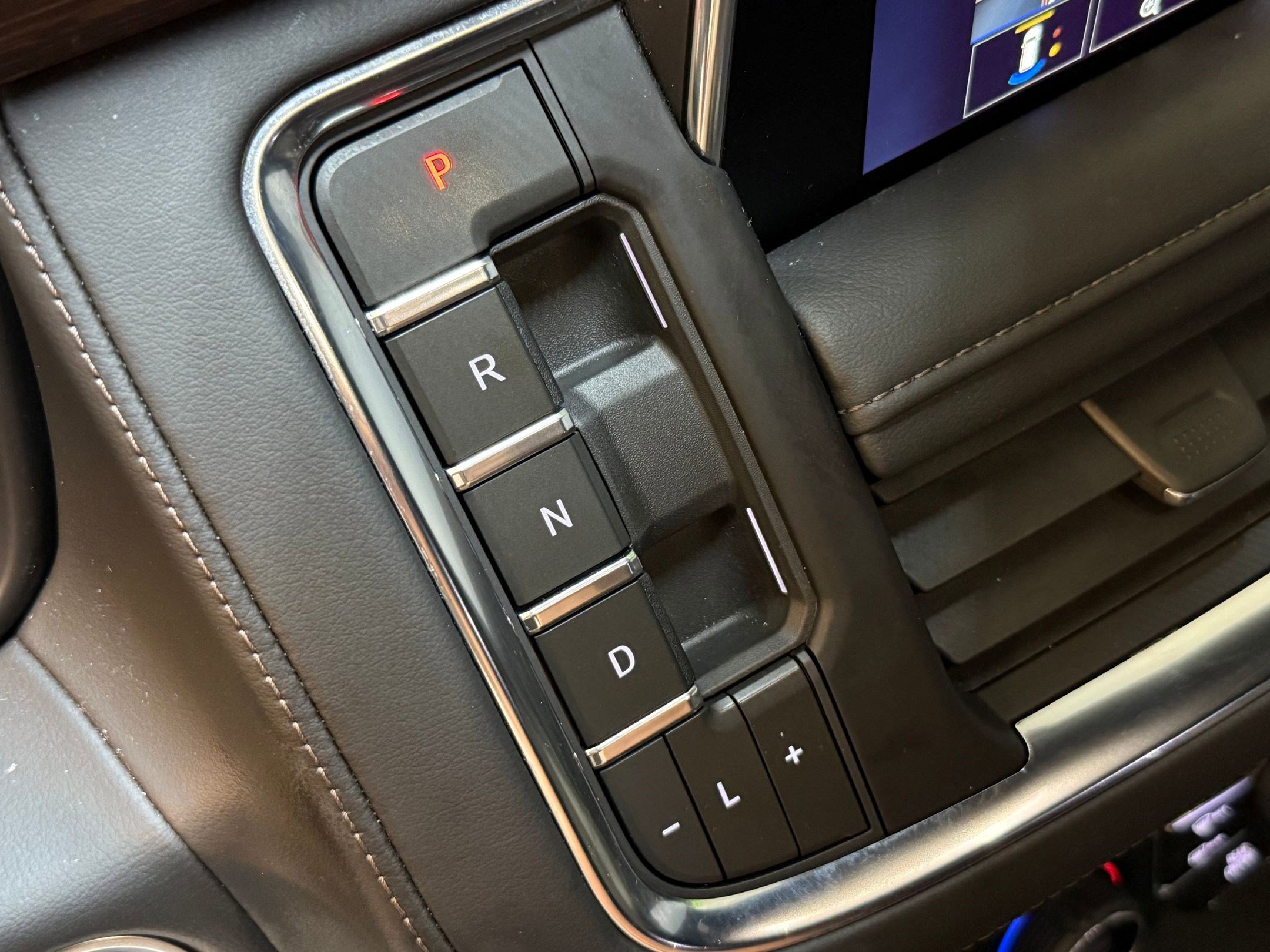 Used 2023 Chevrolet Tahoe High Country w/ Premium Package 2 AWD/4WD image 30