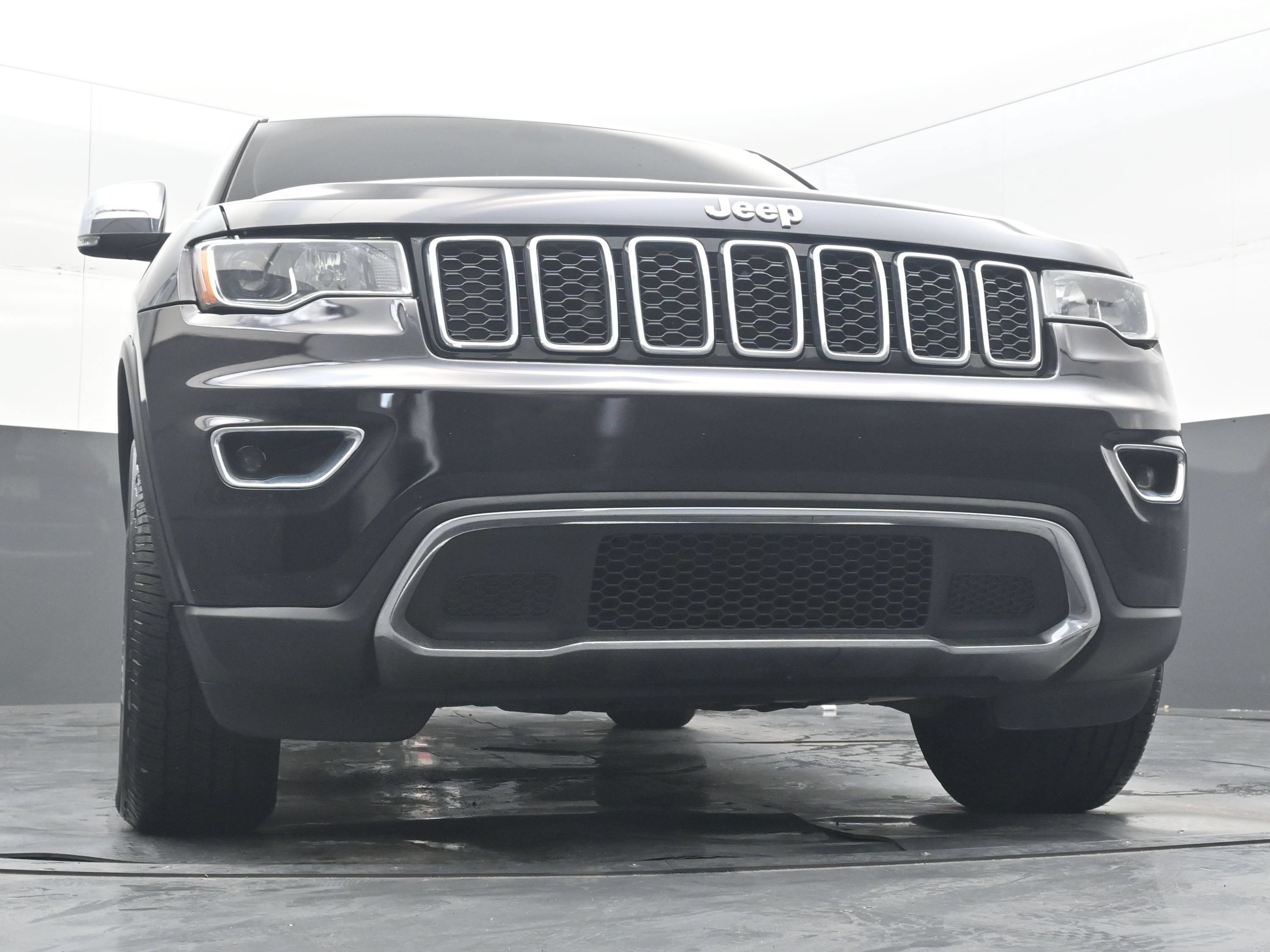 Used 2019 Jeep Grand Cherokee Limited RWD image 23