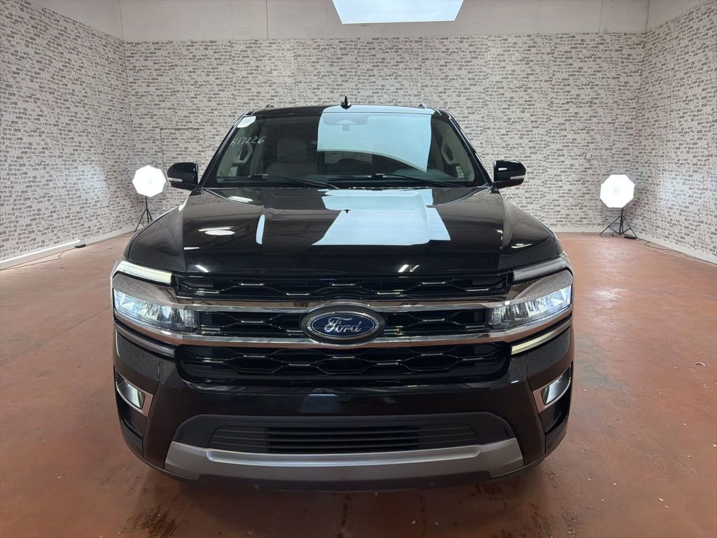 Used 2024 Ford Expedition Max Limited AWD/4WD image 2