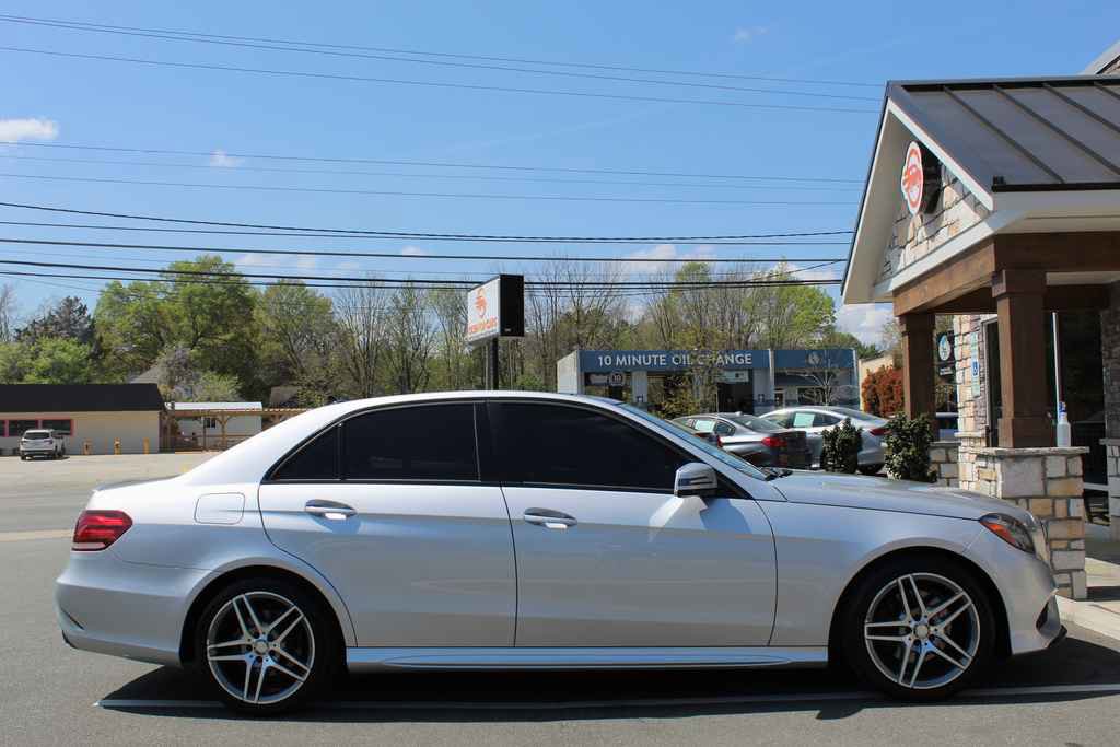 Used 2014 Mercedes-Benz E 350 Sedan image 4