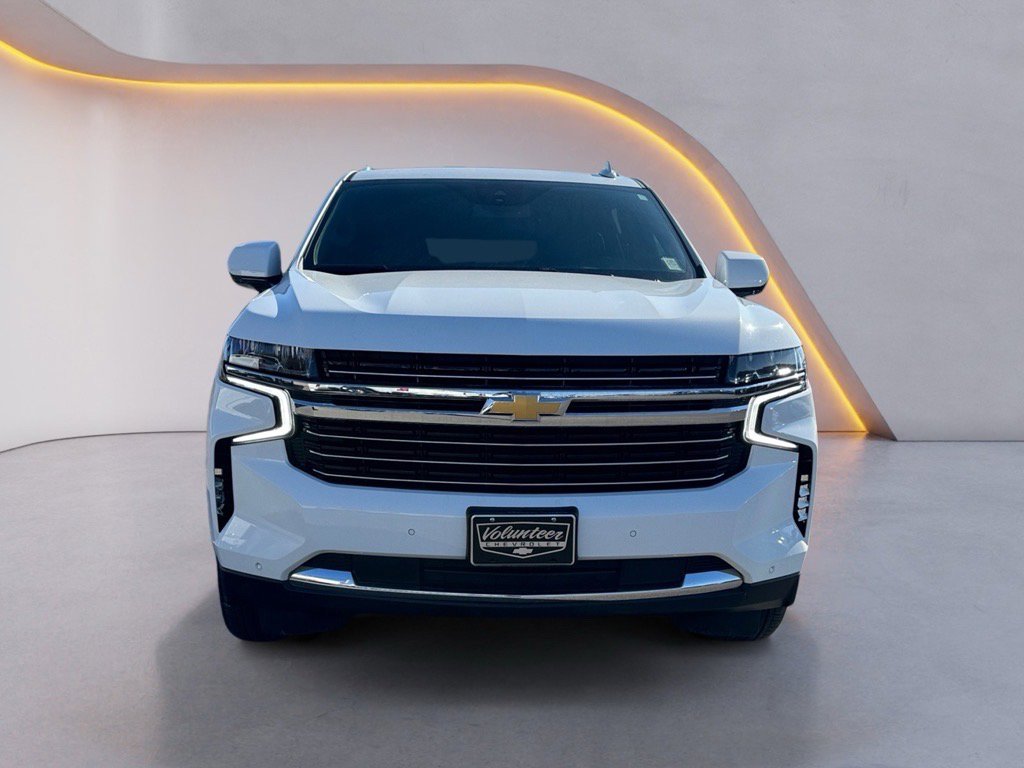 Used 2023 Chevrolet Suburban LT image 2