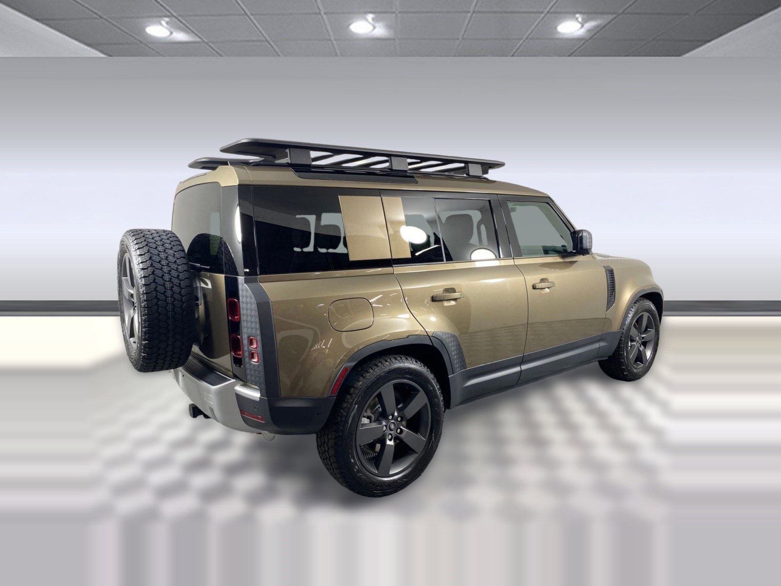 Used 2025 Land Rover Defender 110 S image 8