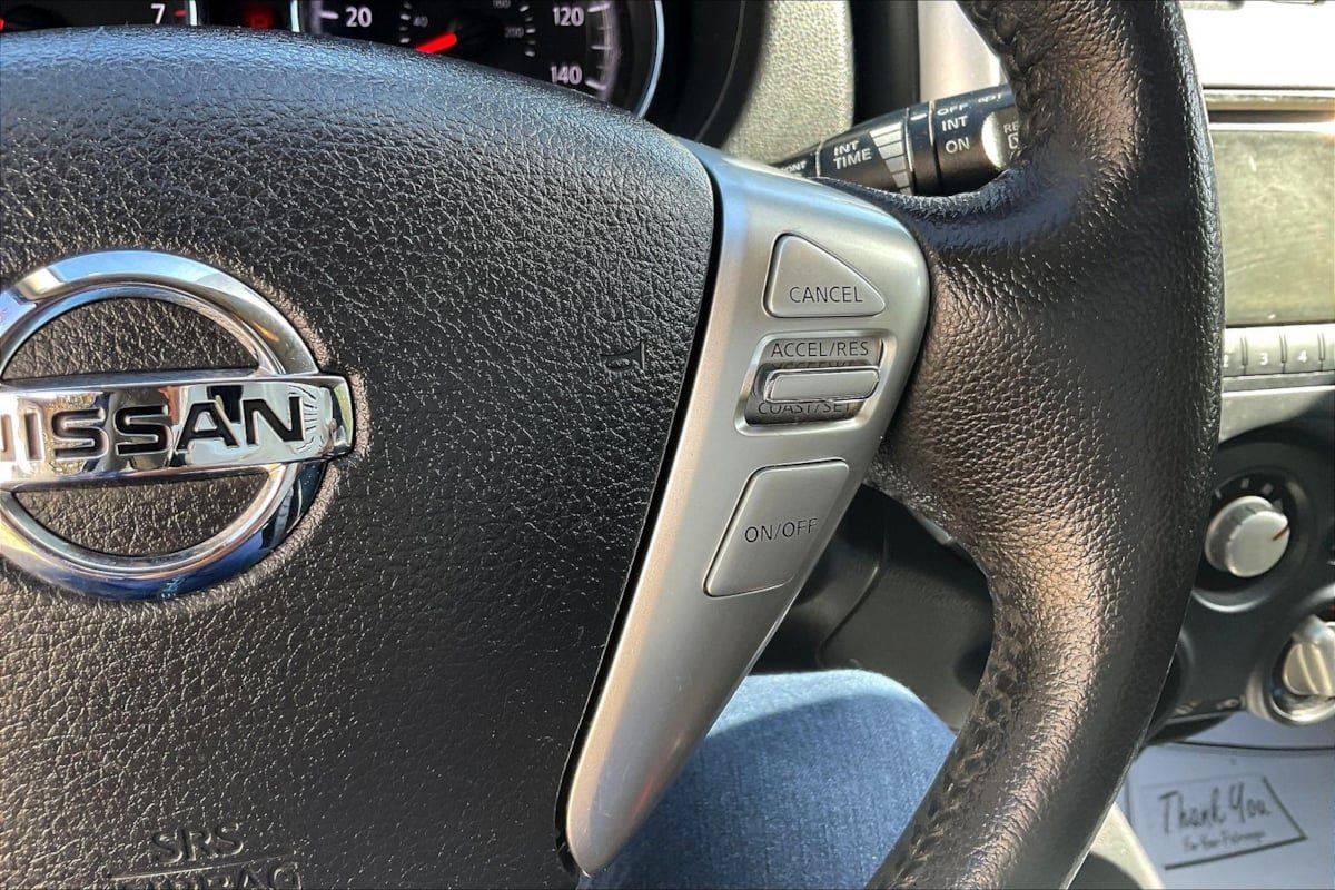 Used 2014 Nissan Versa Note SV w/ SL Package FWD image 12