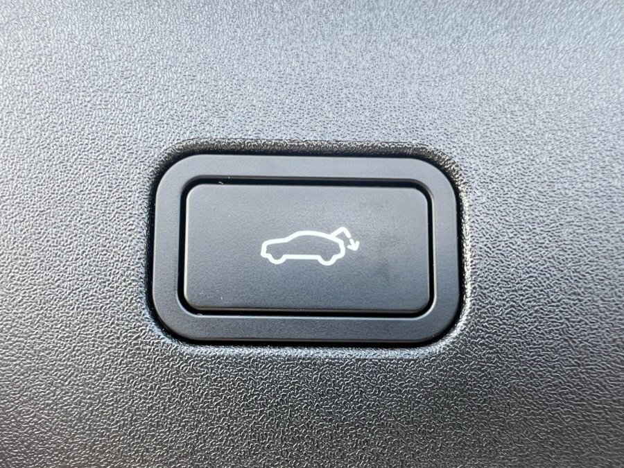 Used 2025 Volvo EX30 Ultra image 48